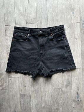 AEO Highest Rise 90s Boyfriend Short Black High-Rise Frayed Denim Shorts Size 8